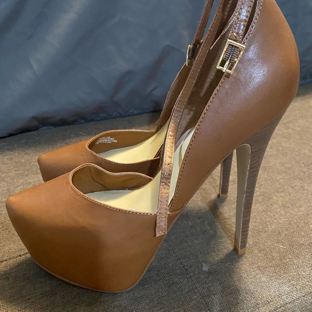 Steve Madden beautiful size 10 heels